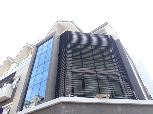 Lam chắn nắng hình lá liễu